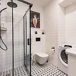 Modern Flat In Old Town - Parking & Self Check-in Lägenhet *