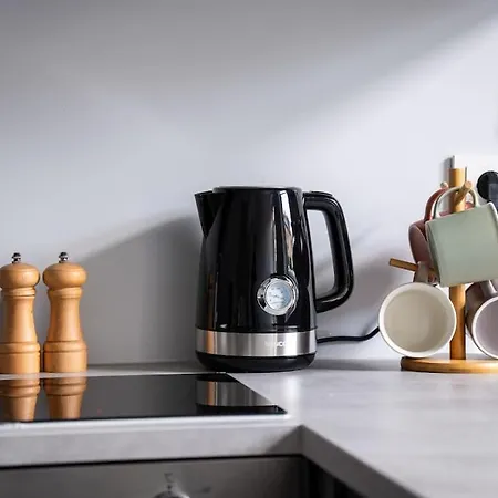 Modern Flat In Old Town - Parking & Self Check-in