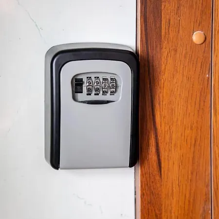 Modern Flat In Old Town - Free Parking & Self Check-in Kaunas