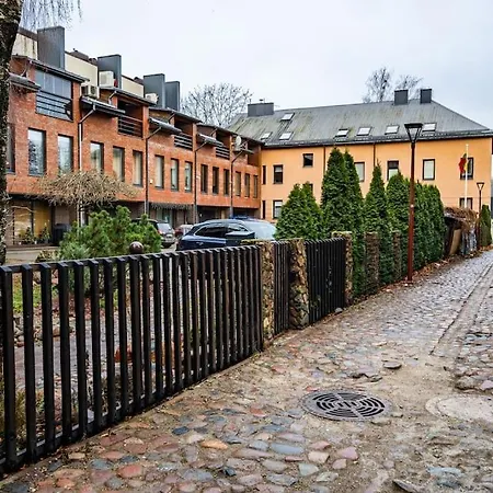 Apartment Modern Flat In Old Town - Free Parking & Self Check-in