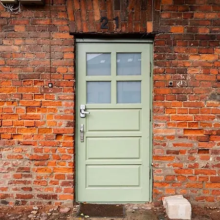 Modern Flat In Old Town - Parking & Self Check-in