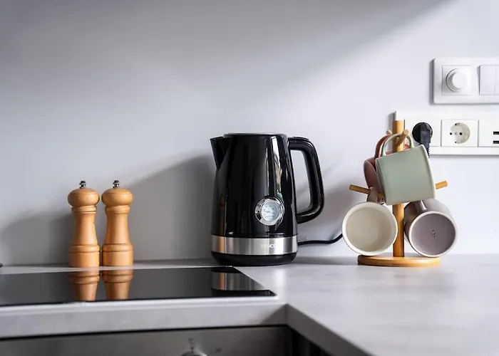 Modern Flat In Old Town - Parking & Self Check-in