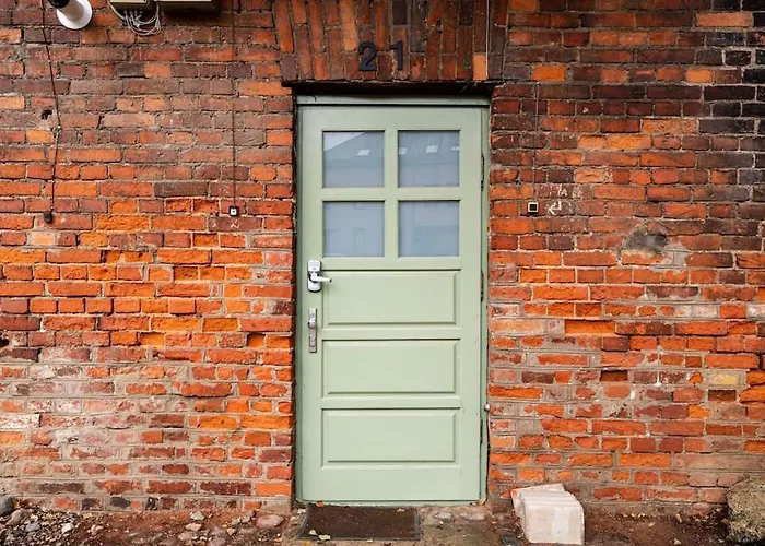 Modern Flat In Old Town - Parking & Self Check-in